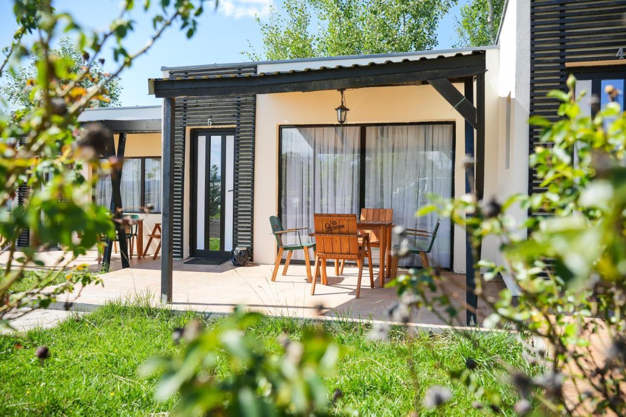 Bungalowuri "Doi Cocosi " Villa Horezu Exterior foto